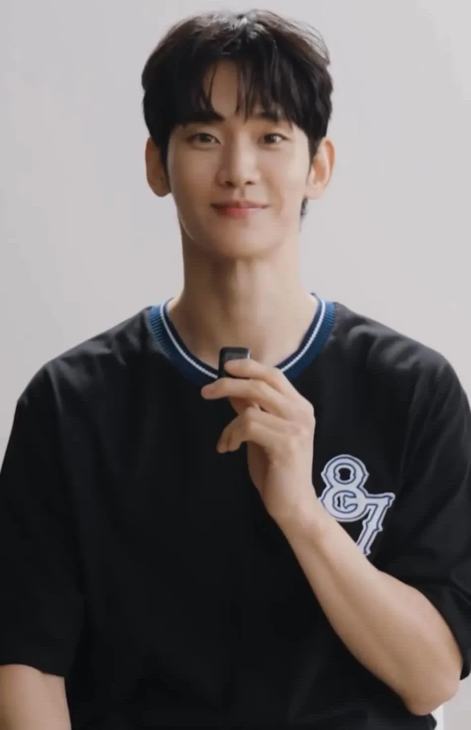 Behind-the-scenes cut of Kim Soohyun