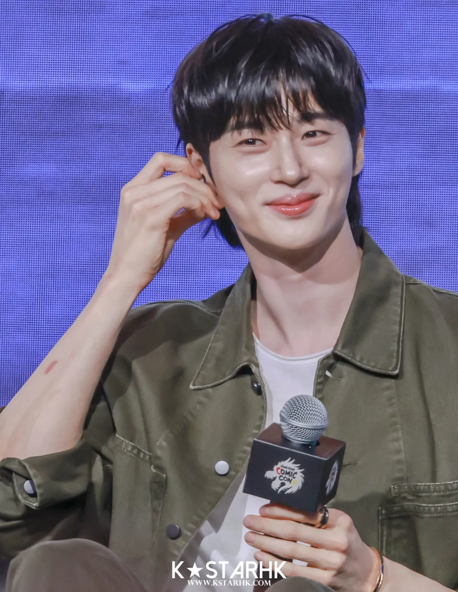 A moment captured by a fan of Byeon Wooseok