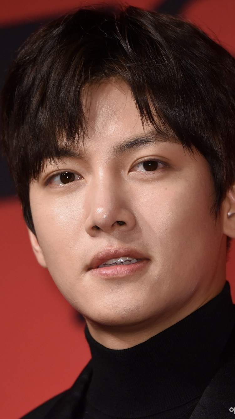 지창욱 커뮤니티에서 인기있는 오늘의 배경화면