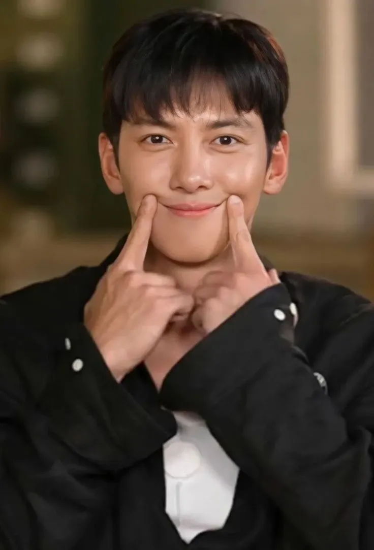 A moment captured by a fan of Ji Changwook