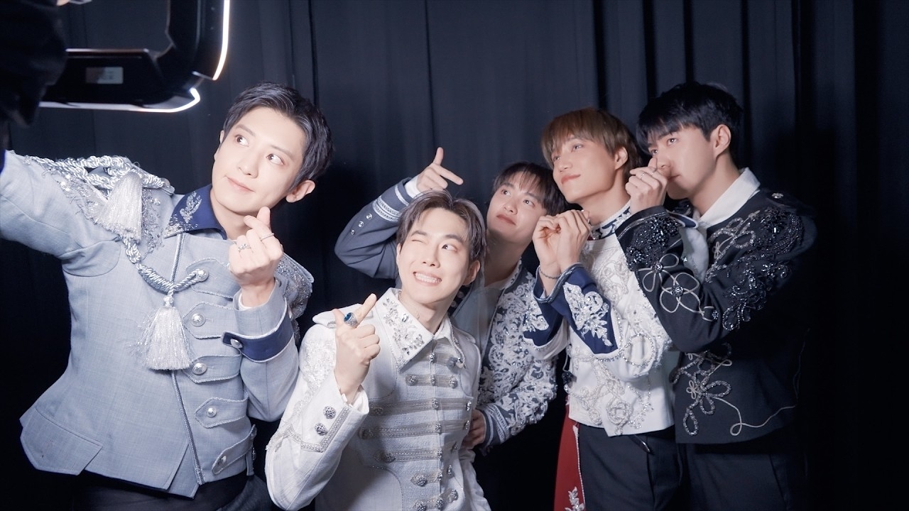 A moment captured by a fan of KAI