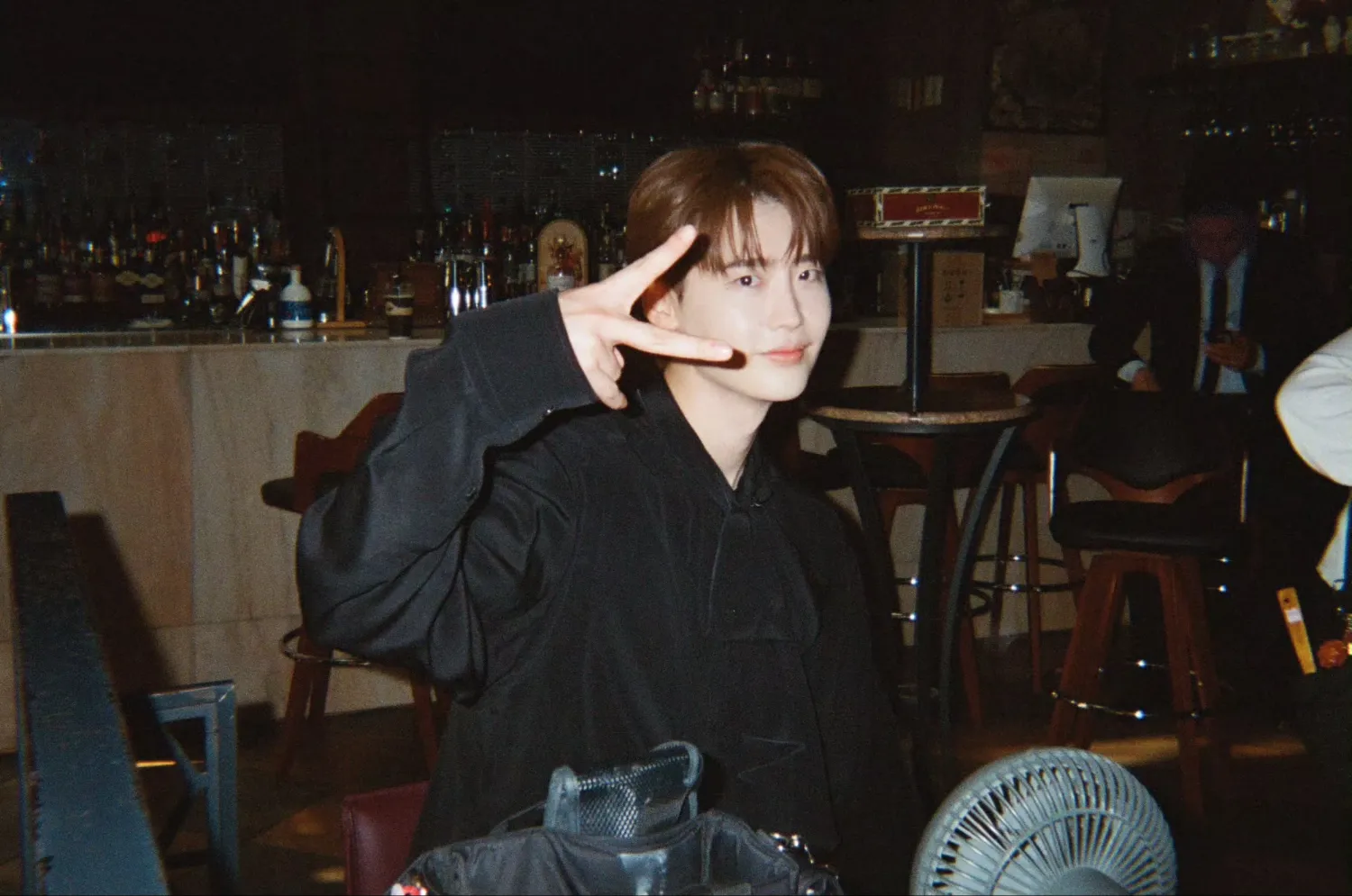 A moment captured by a fan of Lee Jongsuk