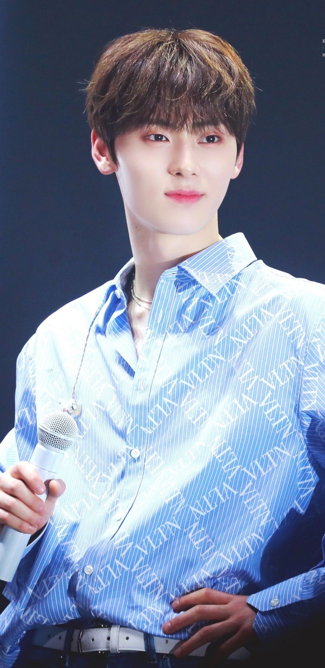 Emotional wallpaper shared by fans for Hwang Minhyun