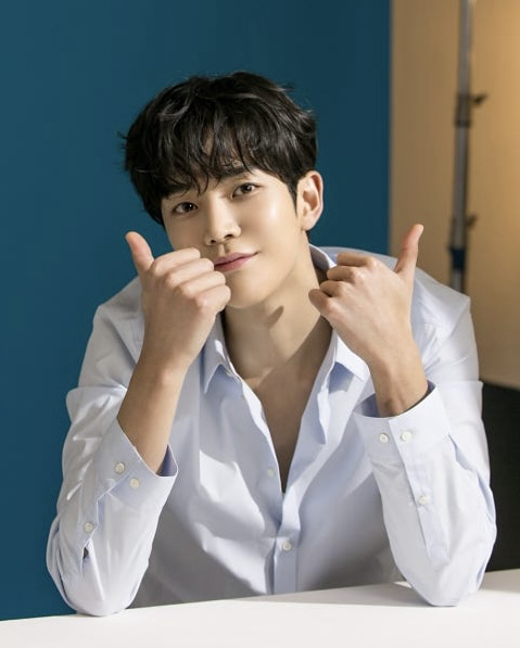 Momen yang diabadikan oleh penggemar Rowoon