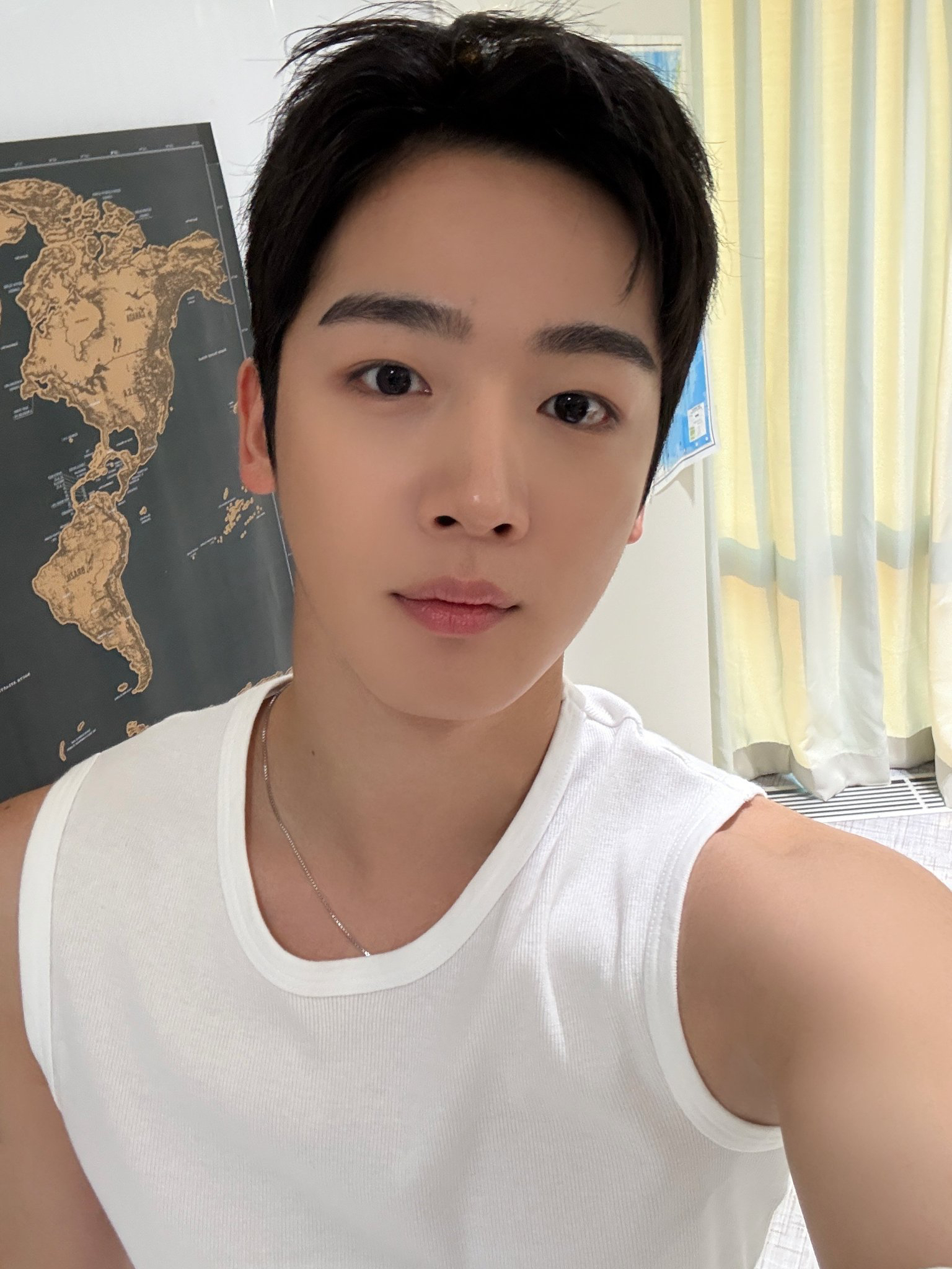 Behind-the-scenes cut of Kim Yohan