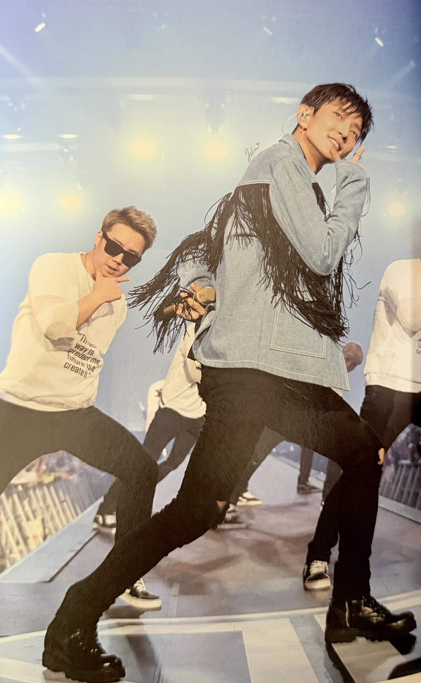 A moment captured by a fan of Lee Joongi