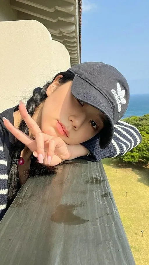 Today's popular wallpaper in Jisoo (1995) community