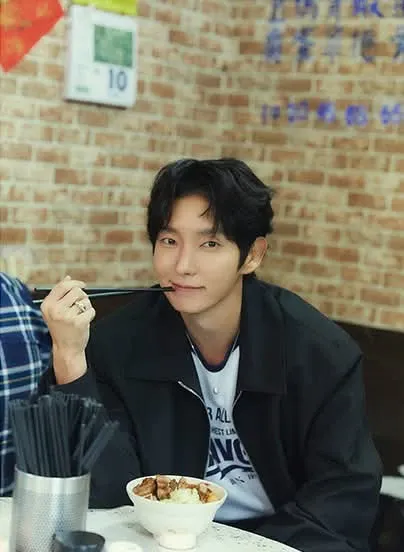 Recent activity shot of Lee Joongi