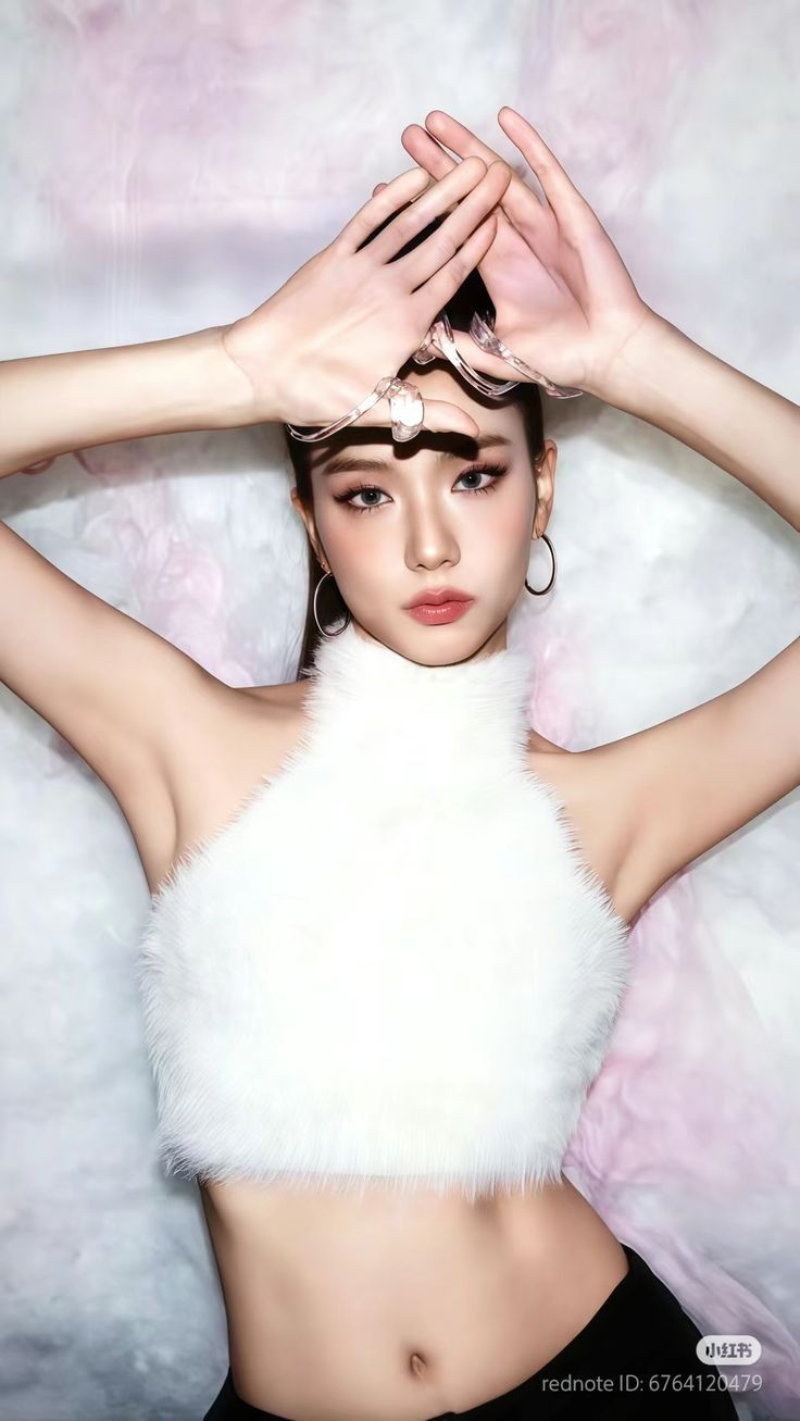 Emotional wallpaper shared by fans for Jisoo (1995)