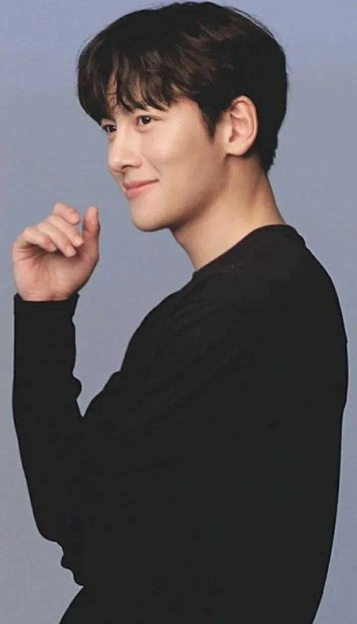 최애돌셀럽 팬덤이 추천하는 지창욱 배경 이미지