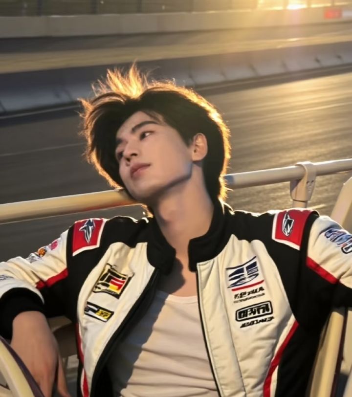 Recent activity shot of Zhang Linghe