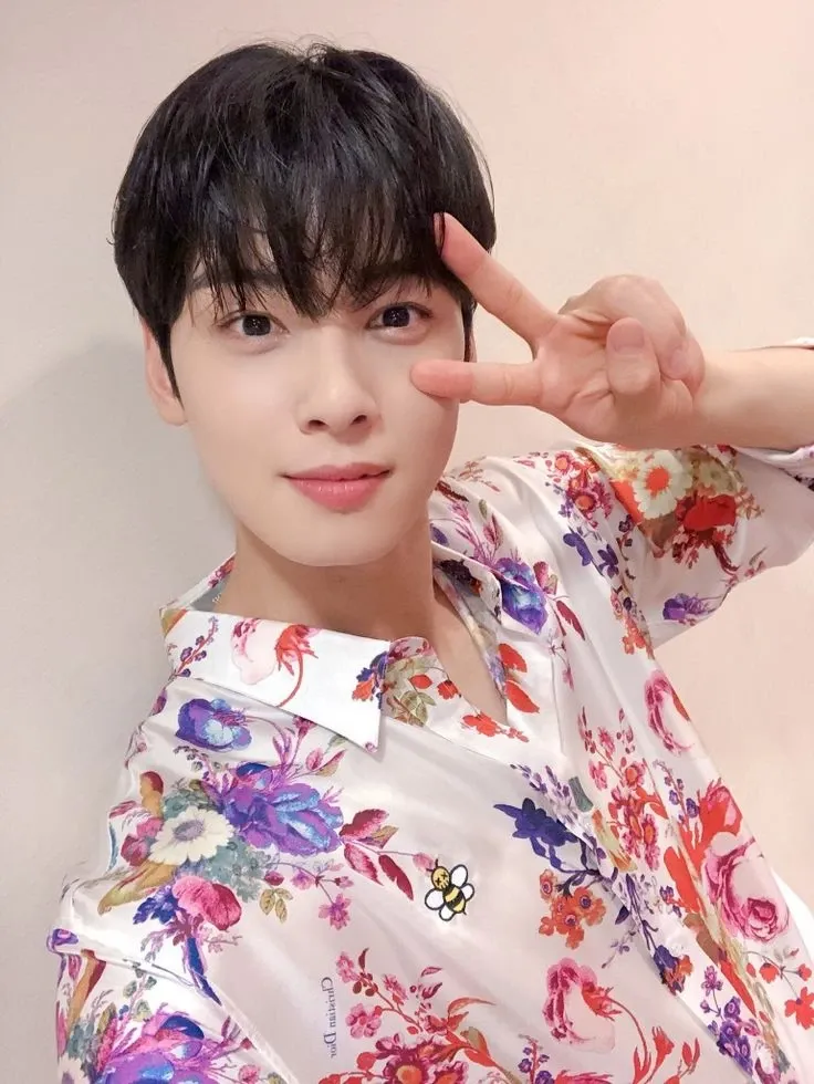 Latest photo of Cha Eunwoo