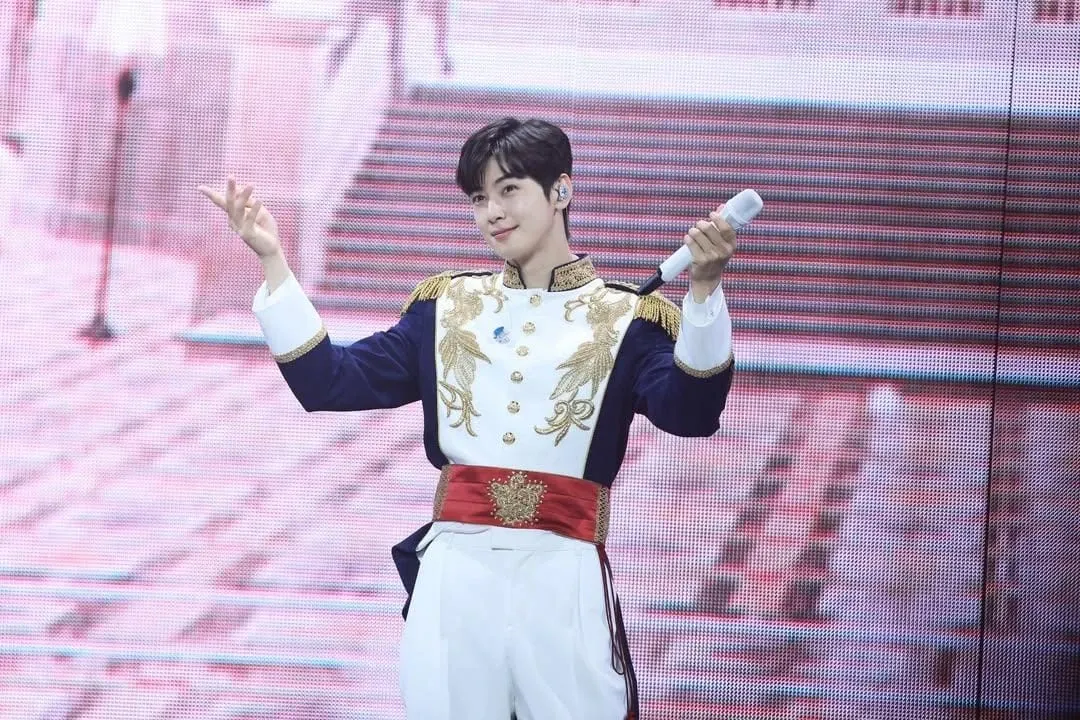 Latest photo of Cha Eunwoo