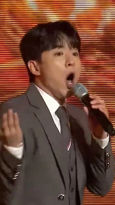 粉絲拍下的羅泰柱瞬間