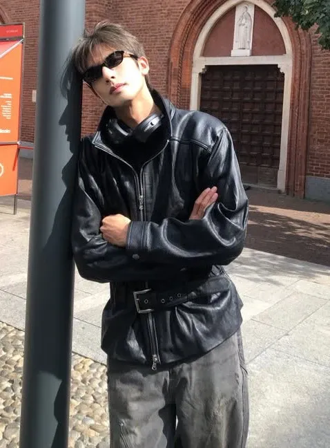Behind-the-scenes cut of Song WeiLong