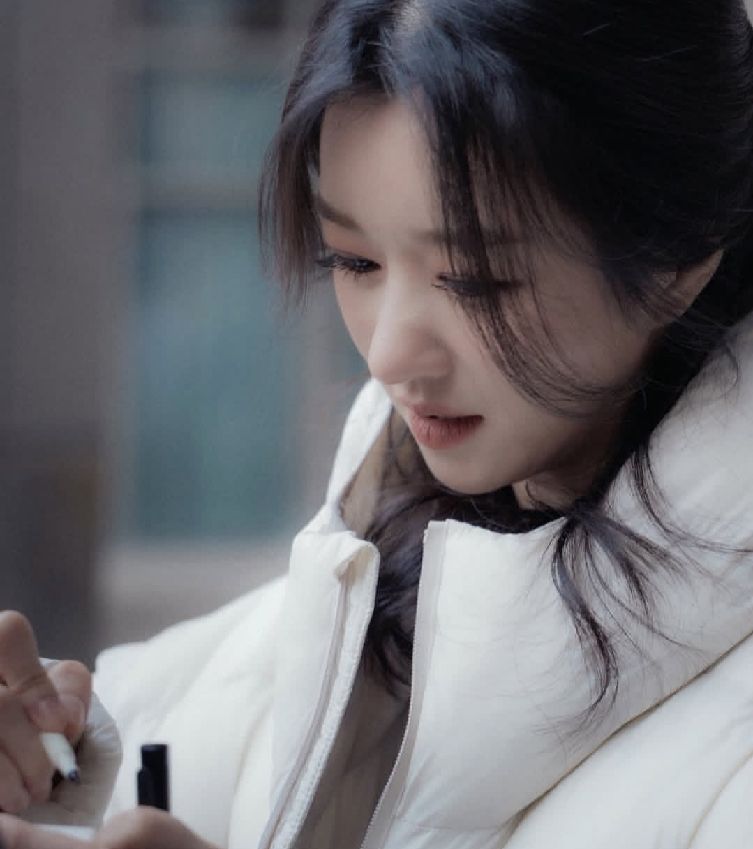 Recent activity shot of Seo Yeaji