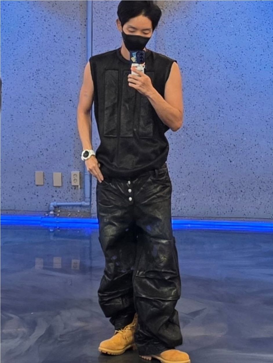 A moment captured by a fan of Lee Joongi