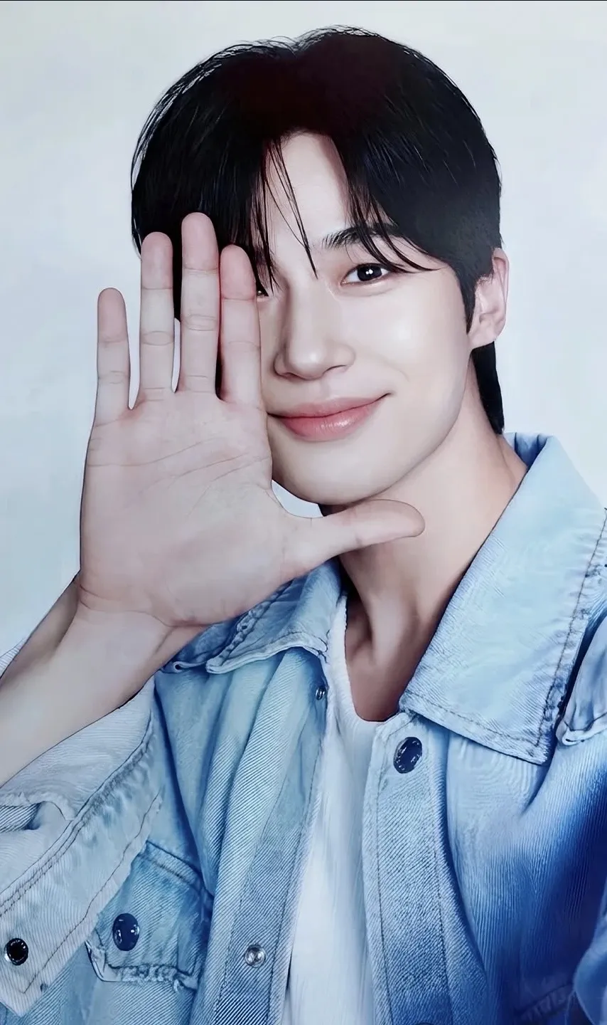 Byeon Wooseok background image recommended by Choeaedol Celeb fandom