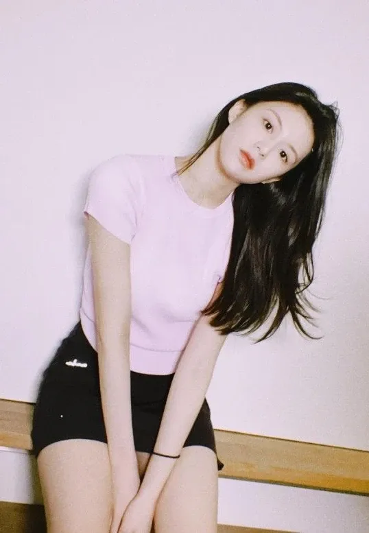 Behind-the-scenes cut of Go Younjung