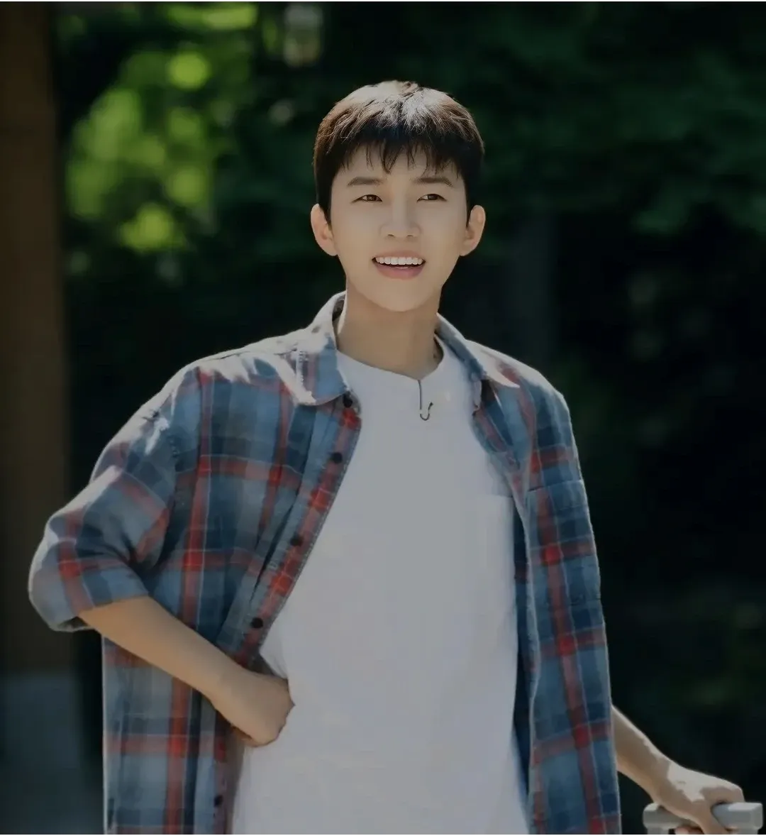 Foto kegiatan terbaru dari Lim Youngwoong