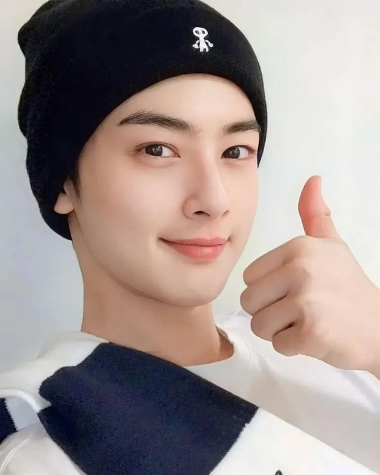 Latest photo of Cha Eunwoo