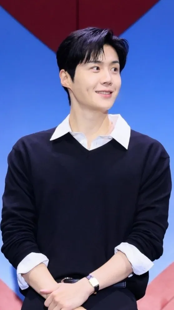 Behind-the-scenes cut of Kim Seonho