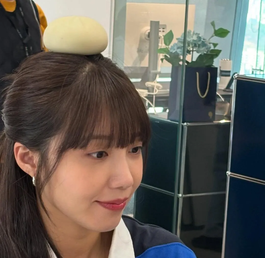 A moment captured by a fan of Jung Eunji
