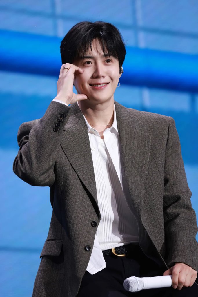 A moment captured by a fan of Kim Seonho