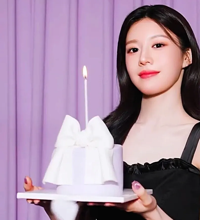 Recent activity shot of Go Younjung