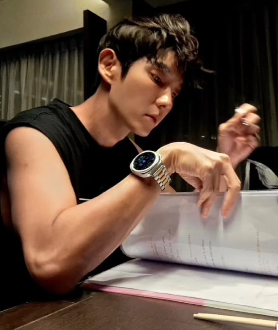 A moment captured by a fan of Lee Joongi