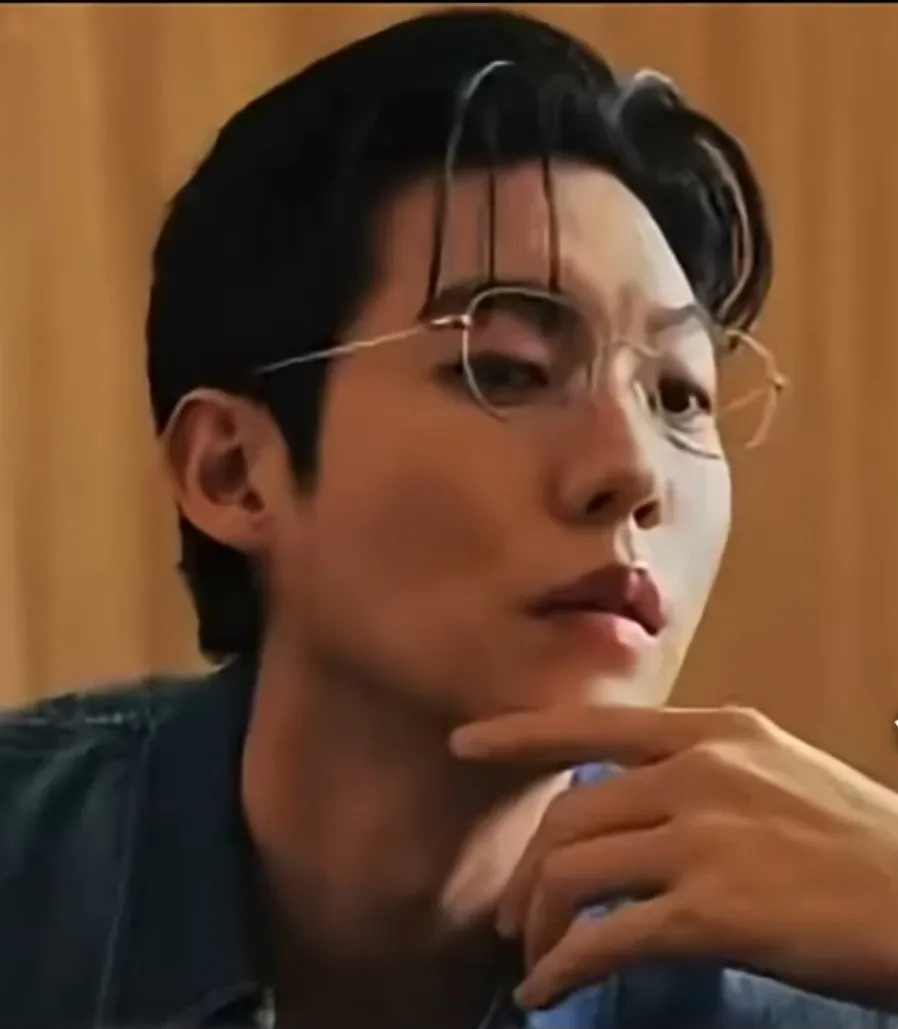 ソン・テジンの最近の活動ショット