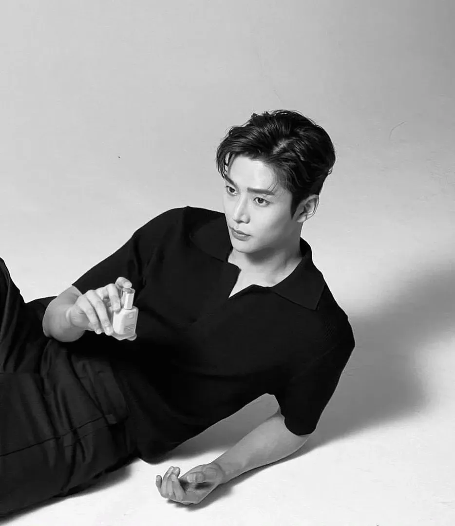 Foto kegiatan terbaru dari Rowoon