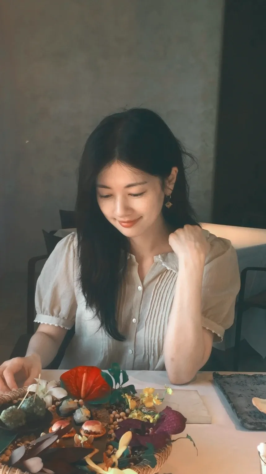 Today's popular wallpaper in Jung Somin community