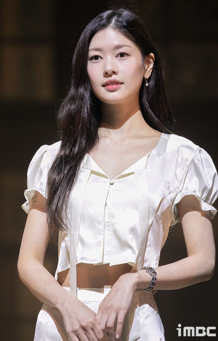 Recent activity shot of Jung Somin