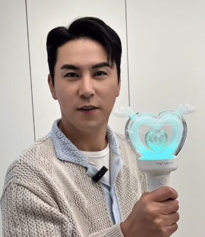 チャン・ミンホの最近の活動ショット