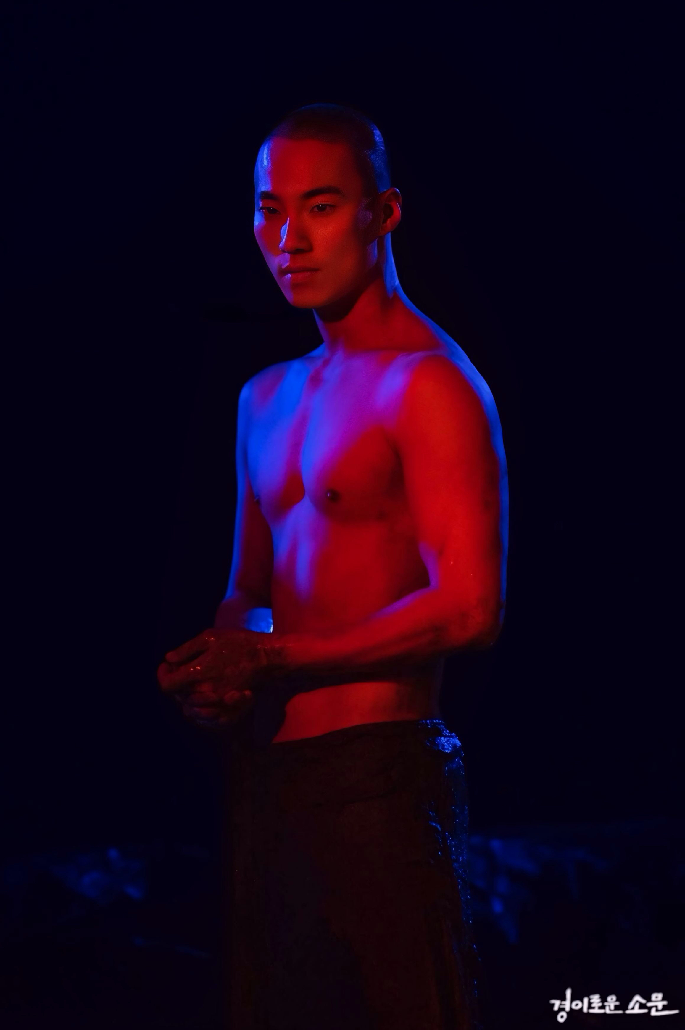 Behind-the-scenes cut of Lee Hongnae