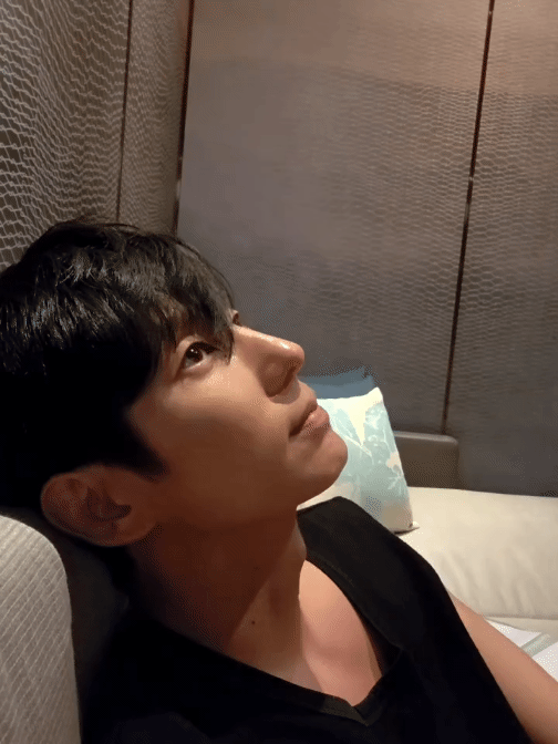 Behind-the-scenes cut of Lee Joongi