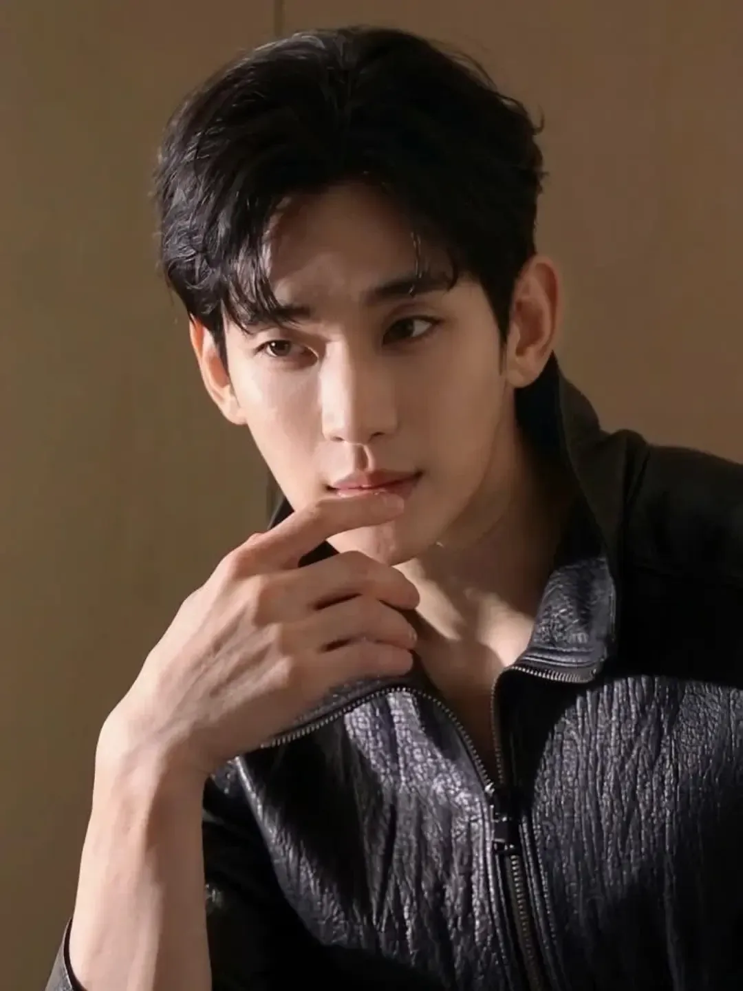 Recent activity shot of Kim Soohyun