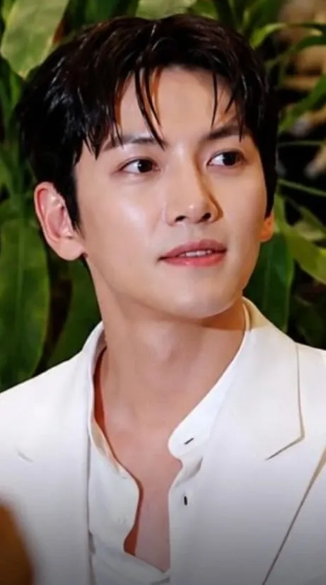 Recent activity shot of Ji Changwook