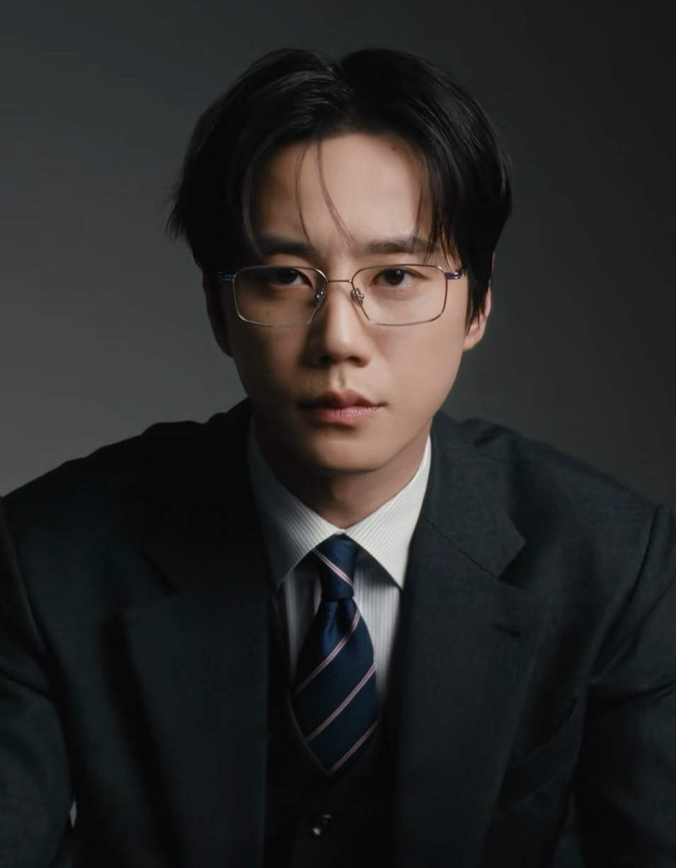 Recent activity shot of Lee Junyoung