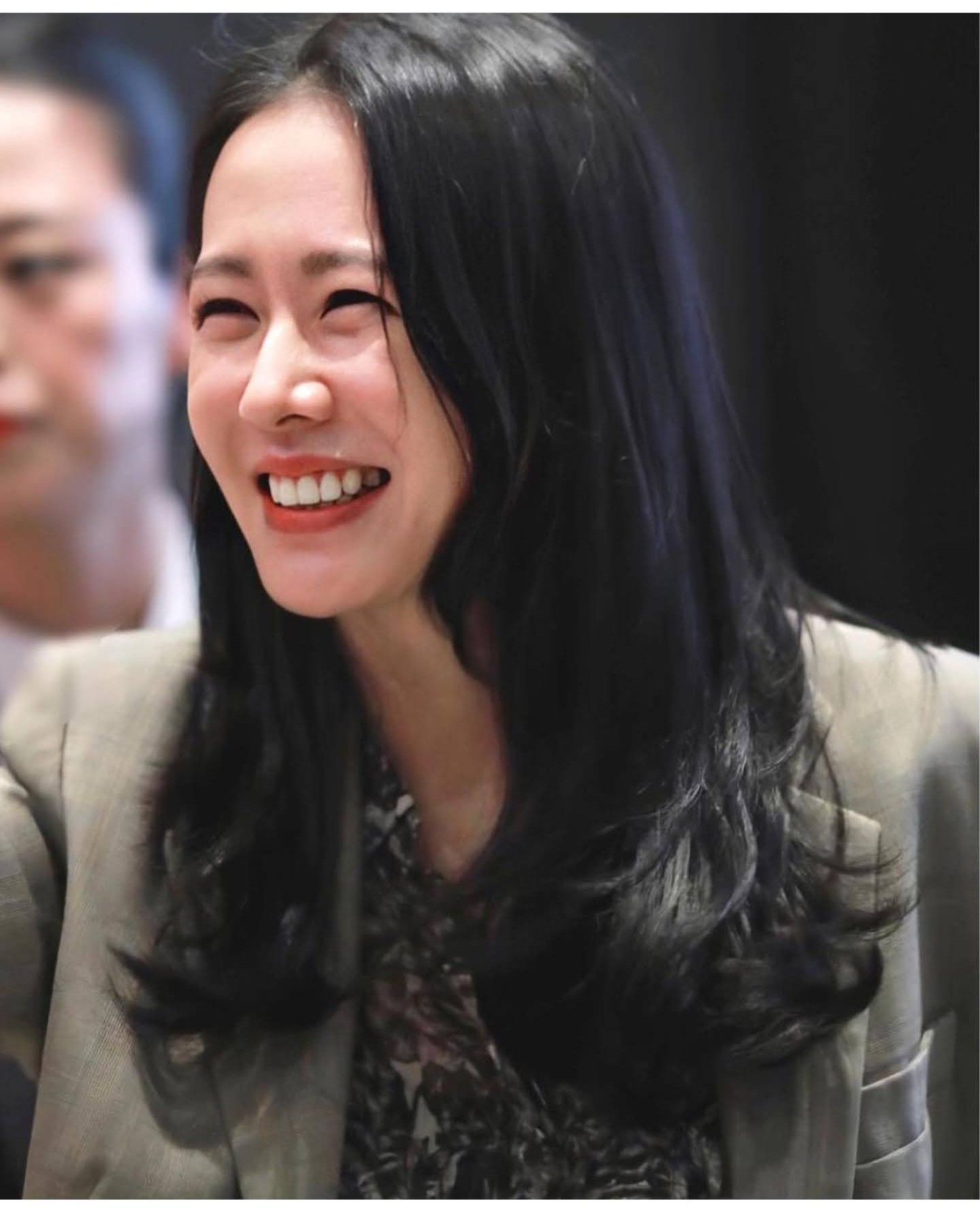 粉丝拍下的孙艺珍瞬间