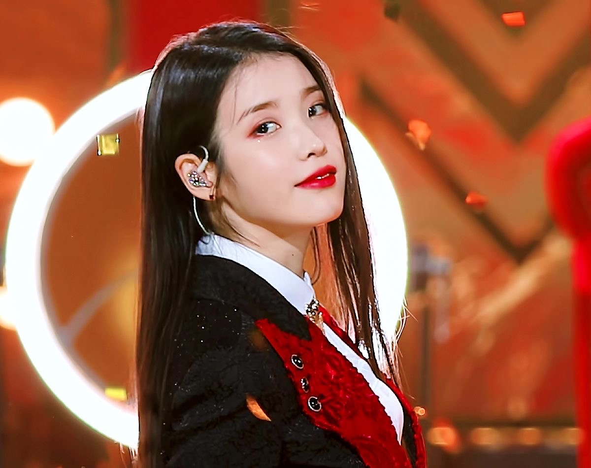 A moment captured by a fan of IU