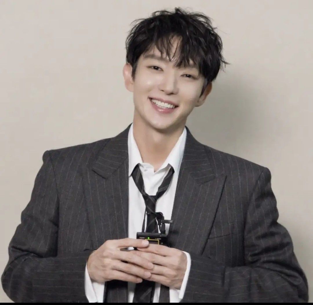 Behind-the-scenes cut of Lee Joongi