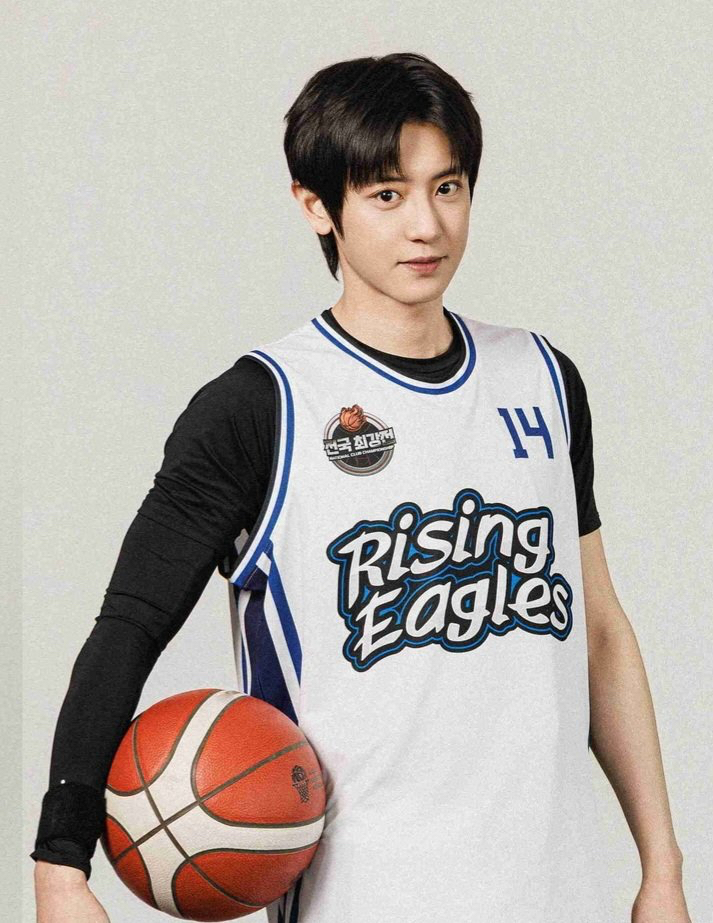 Behind-the-scenes cut of Chanyeol