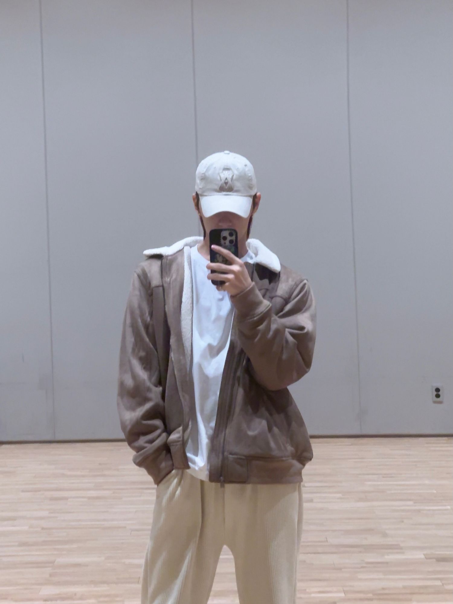 Behind-the-scenes cut of Wen Junhui