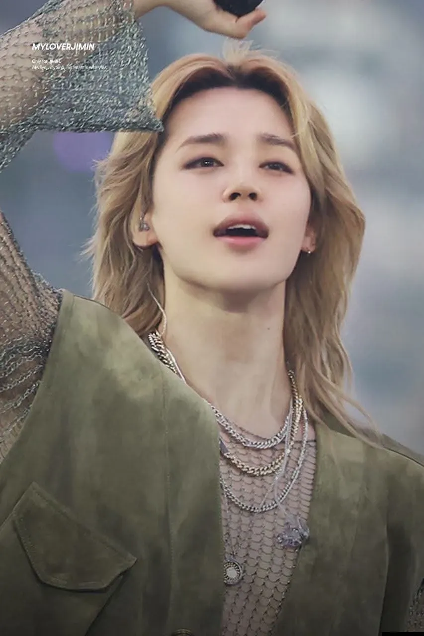 A moment captured by a fan of Ha Jimin