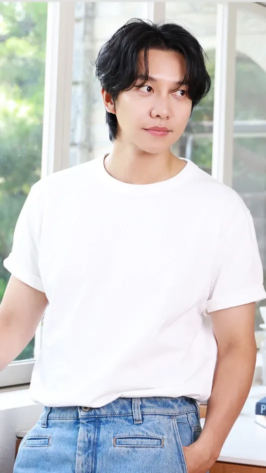 Foto kegiatan terbaru dari Lee Seunggi