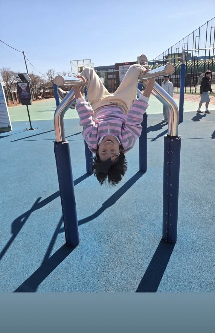 Behind-the-scenes cut of You Jiwoo