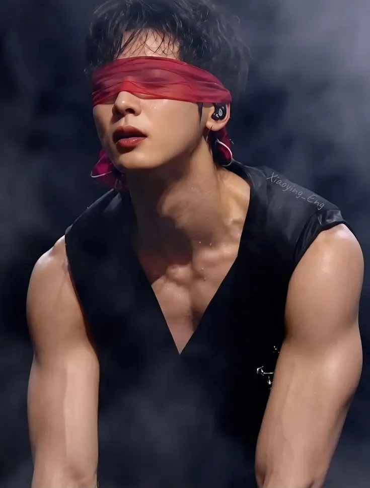 Latest photo of Cha Eunwoo