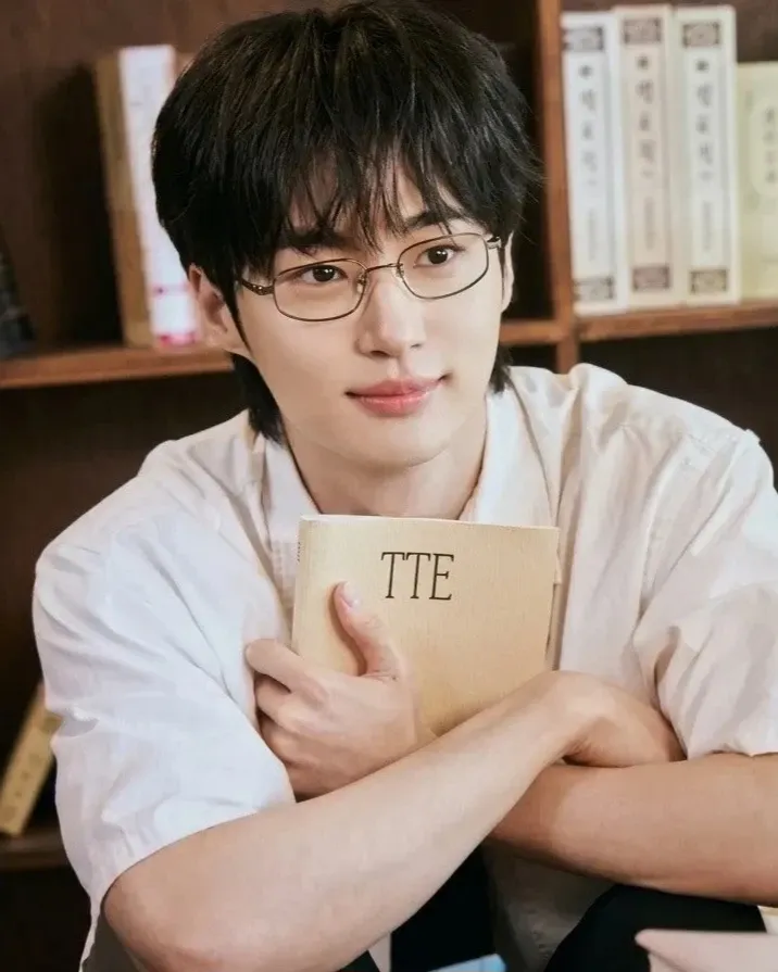 Cuplikan di balik layar dari Byeon Wooseok